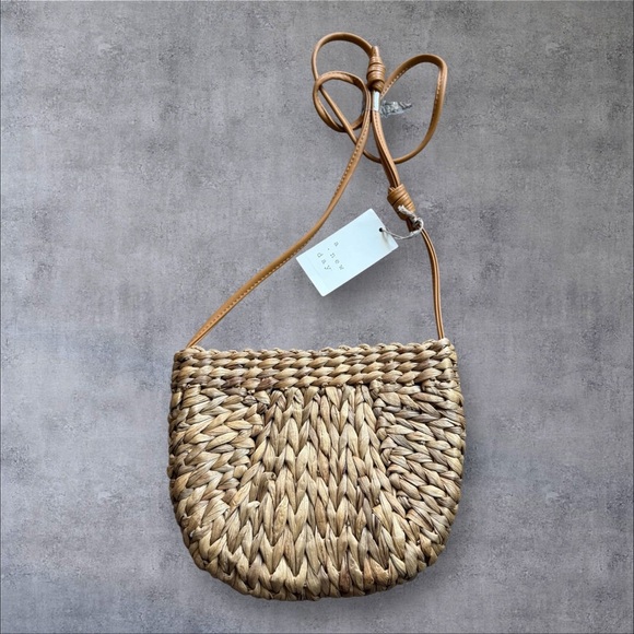 a new day Handbags - A New Day Straw Tie-Top Crossbody Purse - NWT